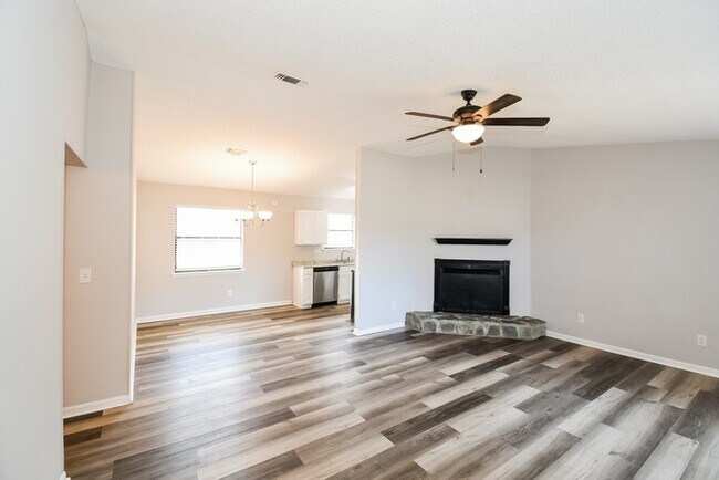 Building Photo - Charming 3-Bedroom in Middleburg