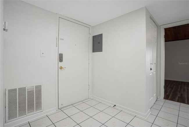 Building Photo - 200 Maitland Ave