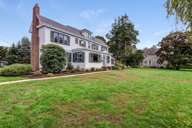 Building Photo - 56 Mt Airy Rd