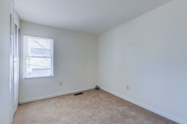 Foto del edificio - 3357 Dill Ave