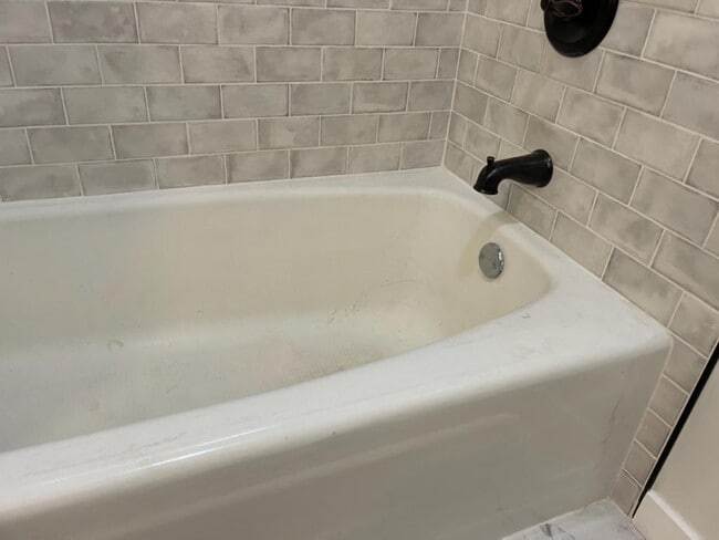main bath - 376 S Oakland Ave