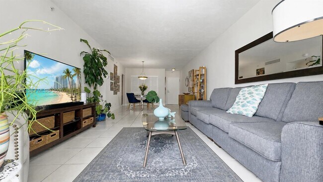 Building Photo - 3001 S Ocean Dr