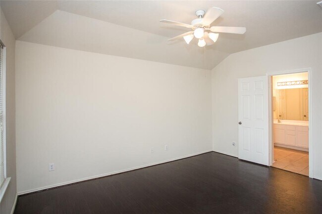 Building Photo - 2822 Troy Dr