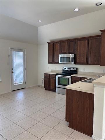 Foto del edificio - 1218 Pine Forest Dr