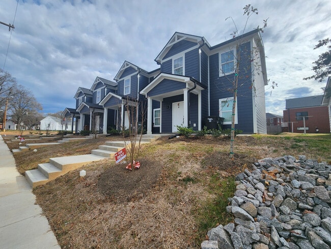 Building Photo - Room in Townhome on Freeze Ave NW