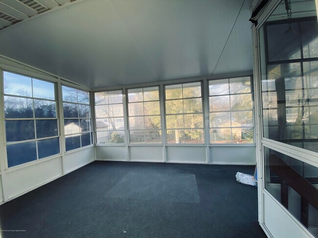 Foto del edificio - 233 Bay Blvd