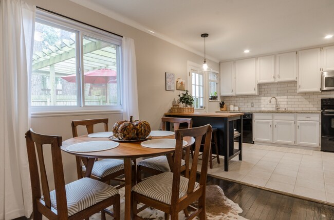 Foto del edificio - 1401 Seneca Pl