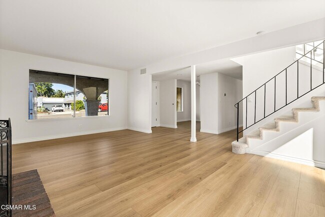 Foto del edificio - 2442 N Alden St