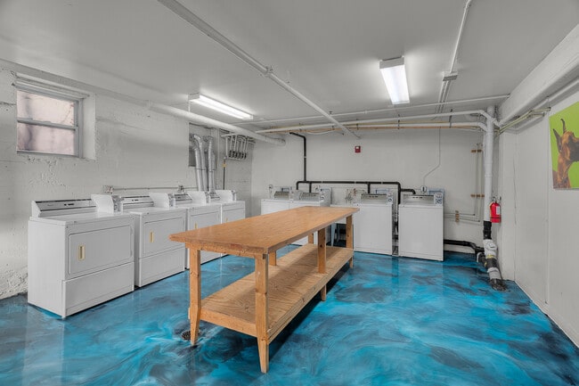 Foto del edificio - The Jameson Apartments