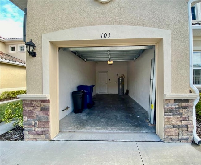 Building Photo - 8220 Enclave Way