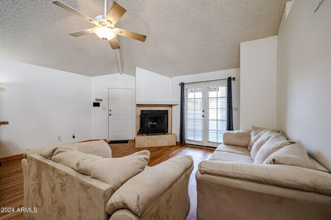 Foto del edificio - 16402 N 31st St