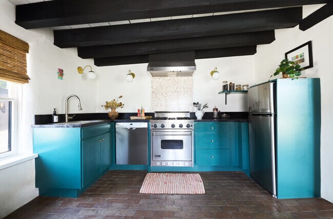 Foto del edificio - 2845 Agua Fria St