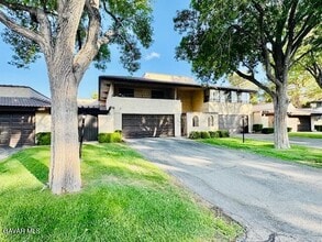 Building Photo - 40040 Bluebird Ln N