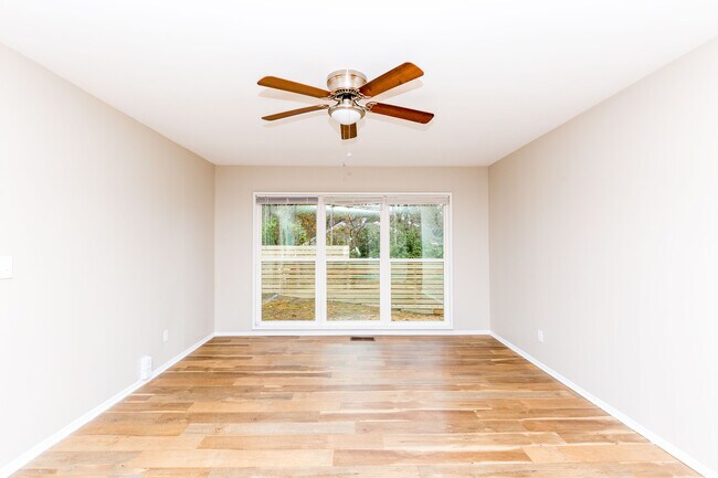 Foto del edificio - 5022 Fairmont Rd SE
