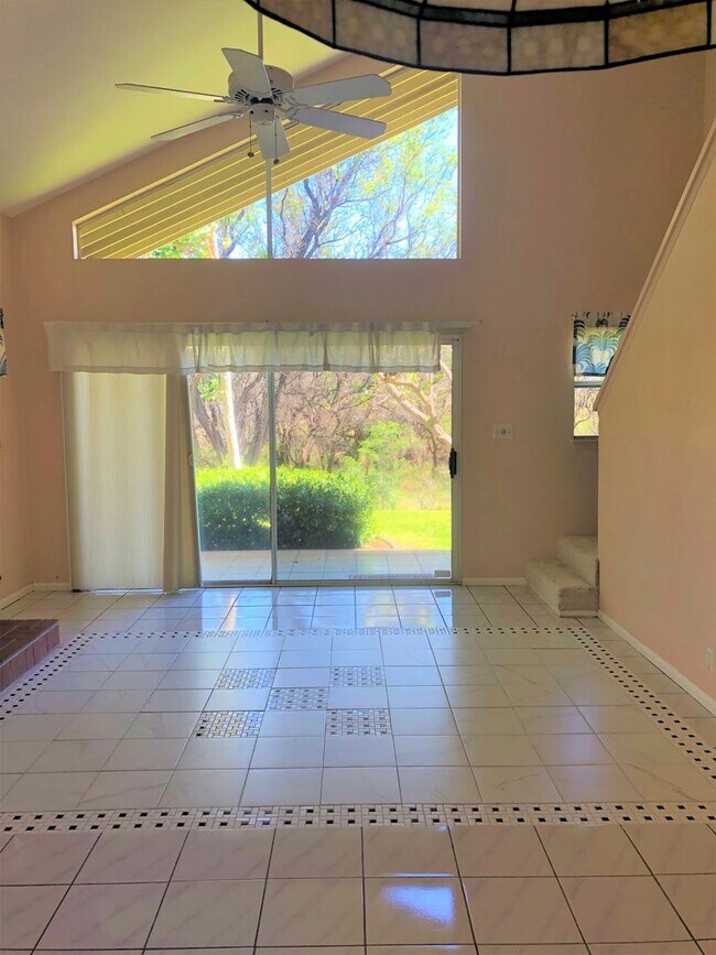 Foto del edificio - 2 Bedroom 2 Bath Town Home