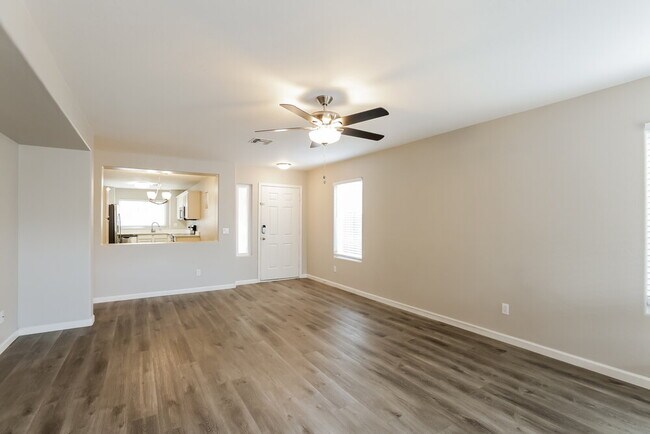 Foto del edificio - 3528 W Glass Ln