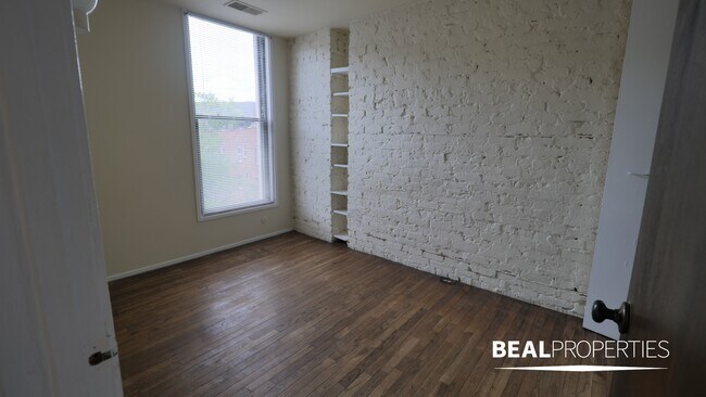 Foto del edificio - 604 W Surf St