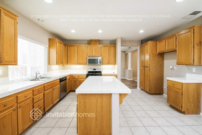 Foto del edificio - 31864 Feather Creek Dr