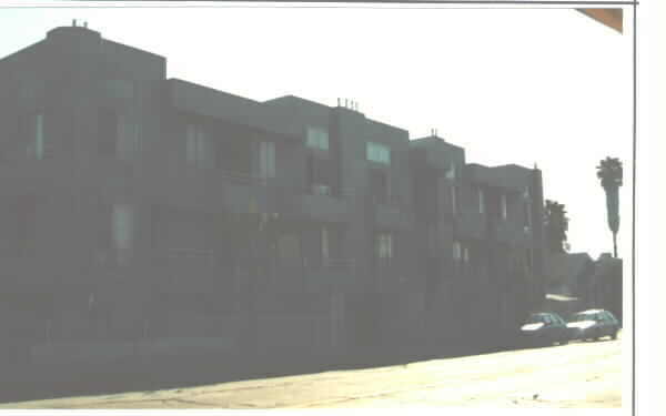 Foto del edificio - 1164 N Van Ness Ave