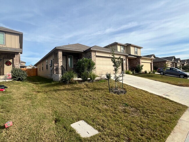 Foto del edificio - 324 Middle Green Loop, Floresville, TX. 78114