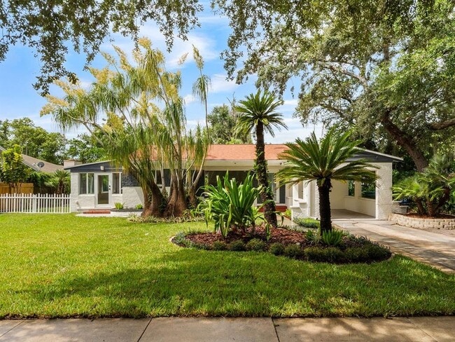 Building Photo - 1381 Canterbury Rd