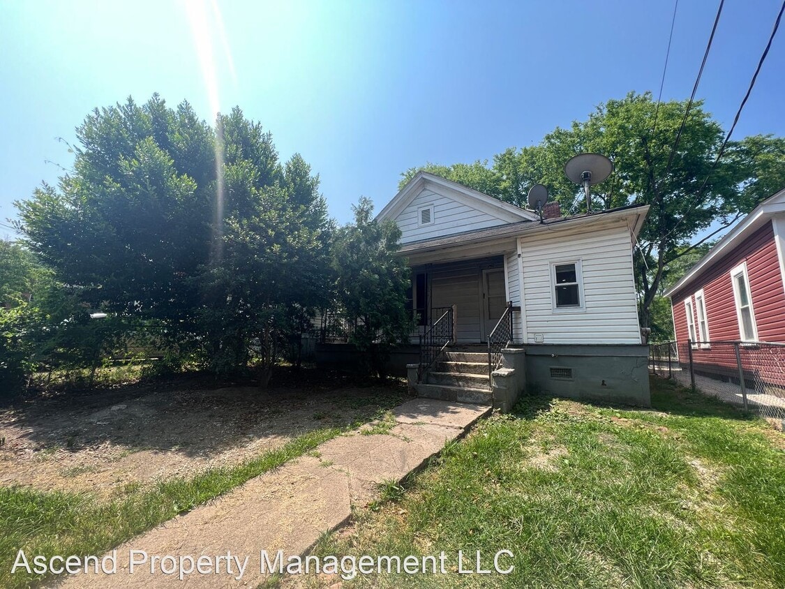 2 br, 1 bath House 2412 E 19th St House Rental in Chattanooga, TN