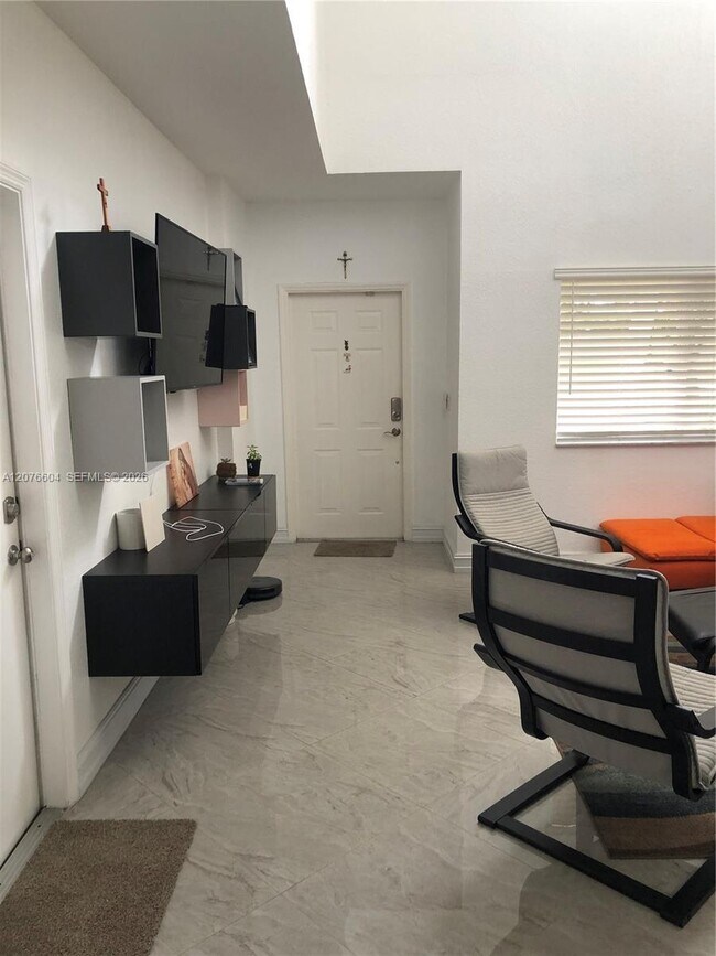 Foto del edificio - 11362 NW 33rd St