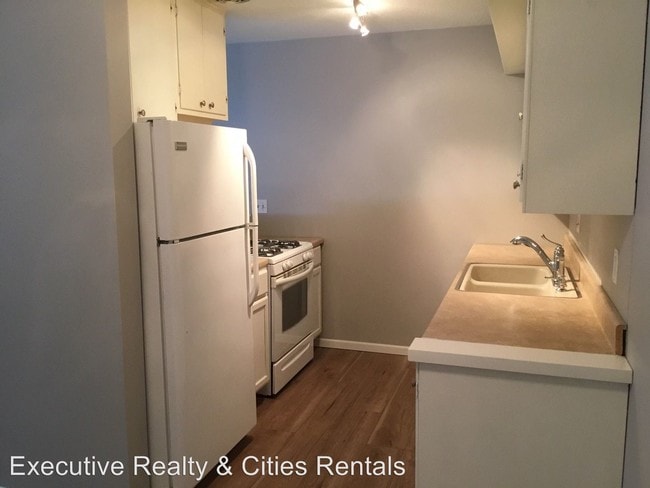 Building Photo - 2 br, 1 bath House - 2310 Unity Ave N