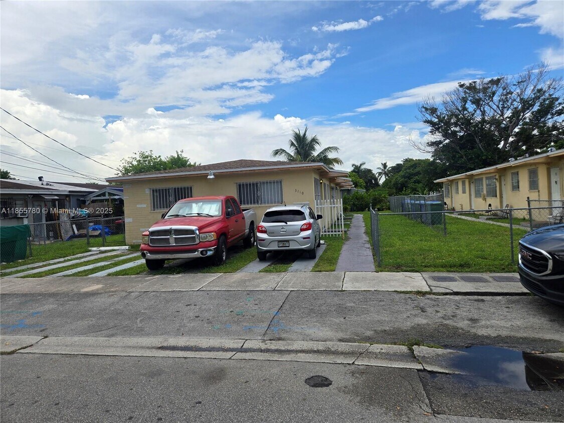 Foto principal - 3110 NW 19th Ave