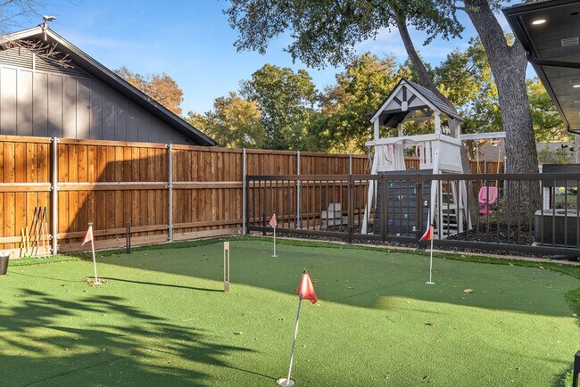 Building Photo - 7425 Kenshire Ln