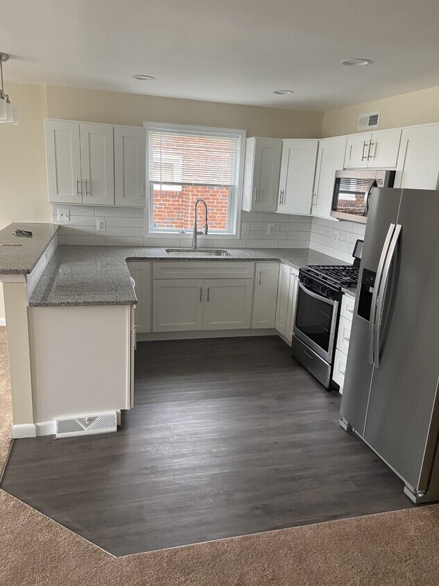 Kitchen - 8718 Frontenac St