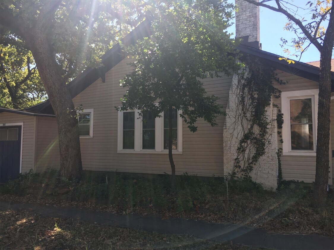 Primary Photo - 600 Grove St