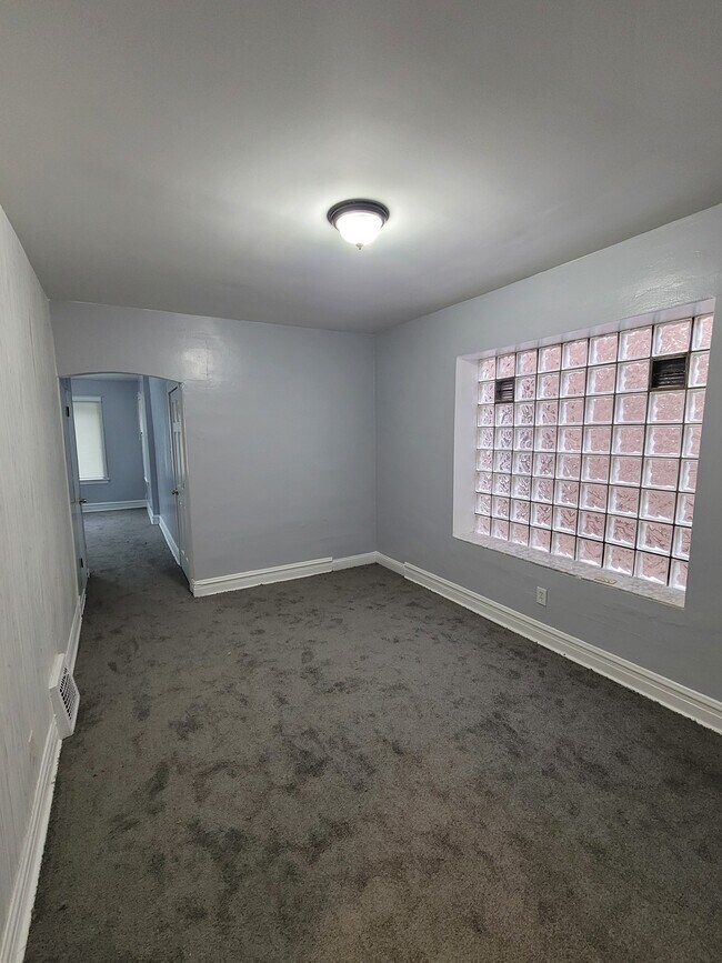 Foto del edificio - 5900 W Cortland St