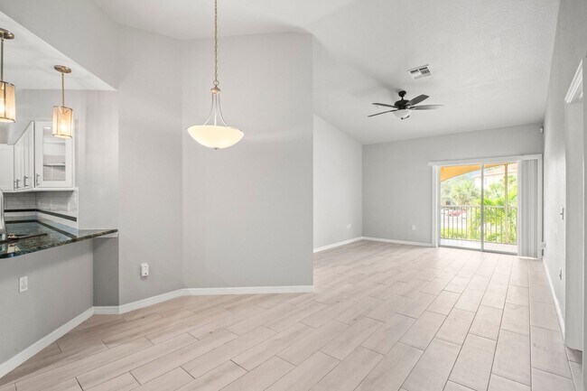 Foto del edificio - Fully renovated 2 bedrooms 2 baths Condo i...