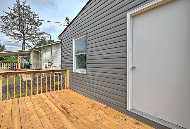 Foto del edificio - 4 Bedrooms 3 Baths Bristol TN