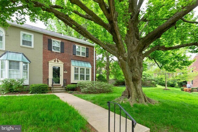 Foto del edificio - 4856 Bradley Blvd