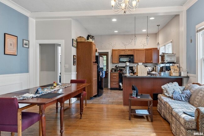 Foto del edificio - 1214 W Monroe St