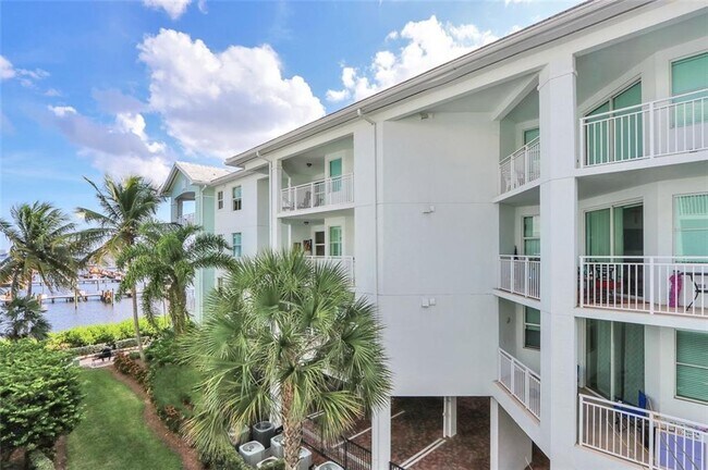 Building Photo - 875 NW Flagler Ave