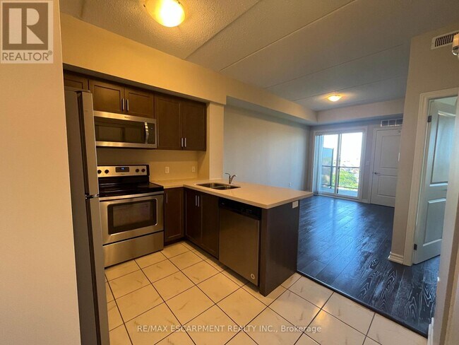 Photo du bâtiment - 640-640 Sauve St