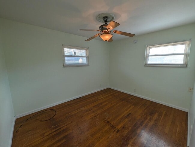 Photo - Glen Garry Goregeous - Section 8 Friendly! House