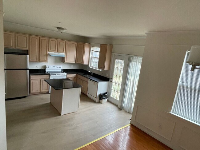 Foto del edificio - Spacious & Updated Home in the Heart of Hyattsville