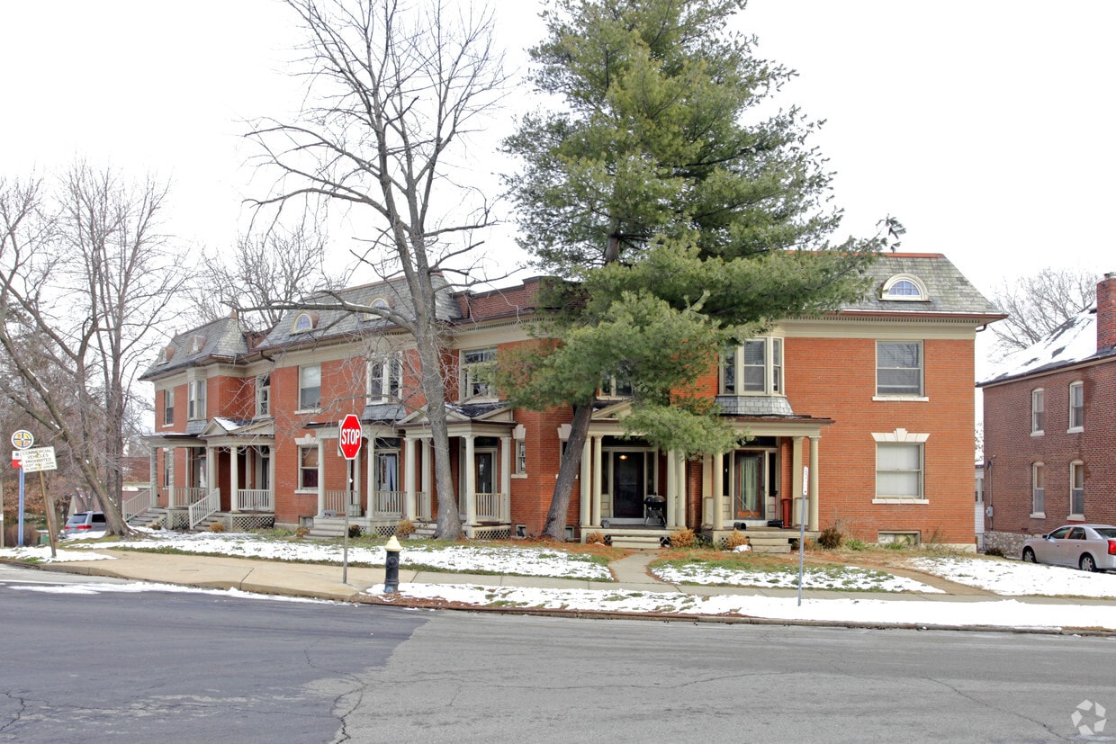 Primary Photo - 6155-6165 Columbia Ave