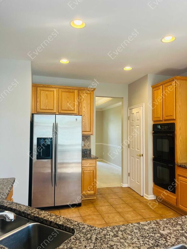 Foto del edificio - 743 Rolling Fork Dr