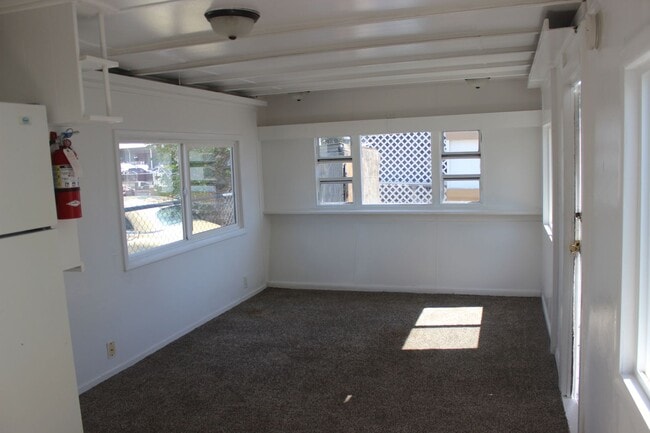 Foto del edificio - 2400 E 5th St