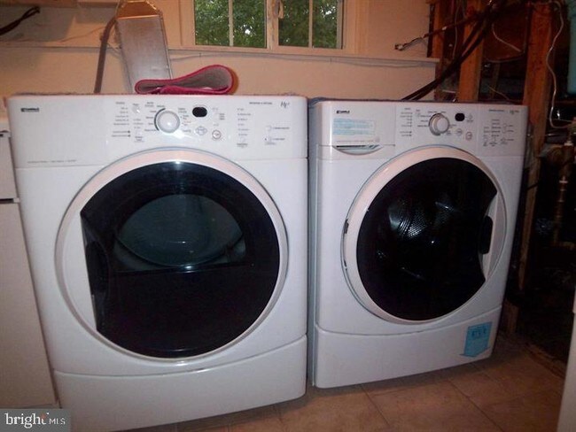 Building Photo - 8490 Rippled Creek Ct