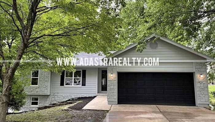 Foto principal - Gorgeous 4 Bed 3 Bath Home in Olathe!!-Ava...