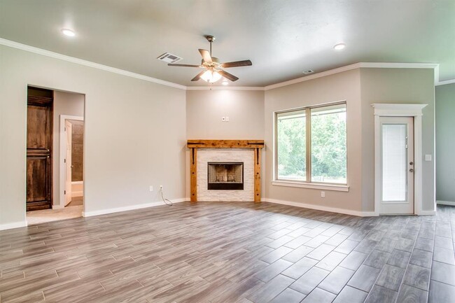 Building Photo - 4624 Rush Spring