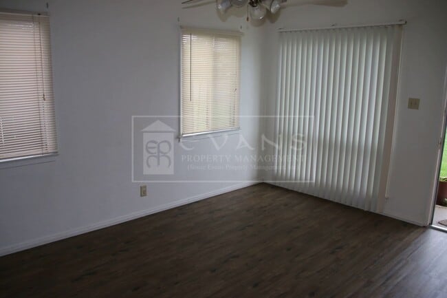 Building Photo - 2925 E Westcott Ave