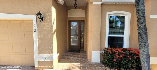 Building Photo - 142 Babylon Ln
