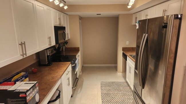 Foto del edificio - 955 Dotterel Rd